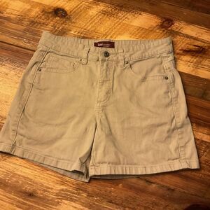 LEE riveted ultimate 5 shorts size 6M